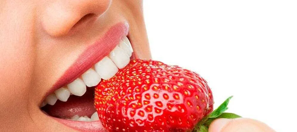 Как справиться с чувствительностью зубов после отбеливания
