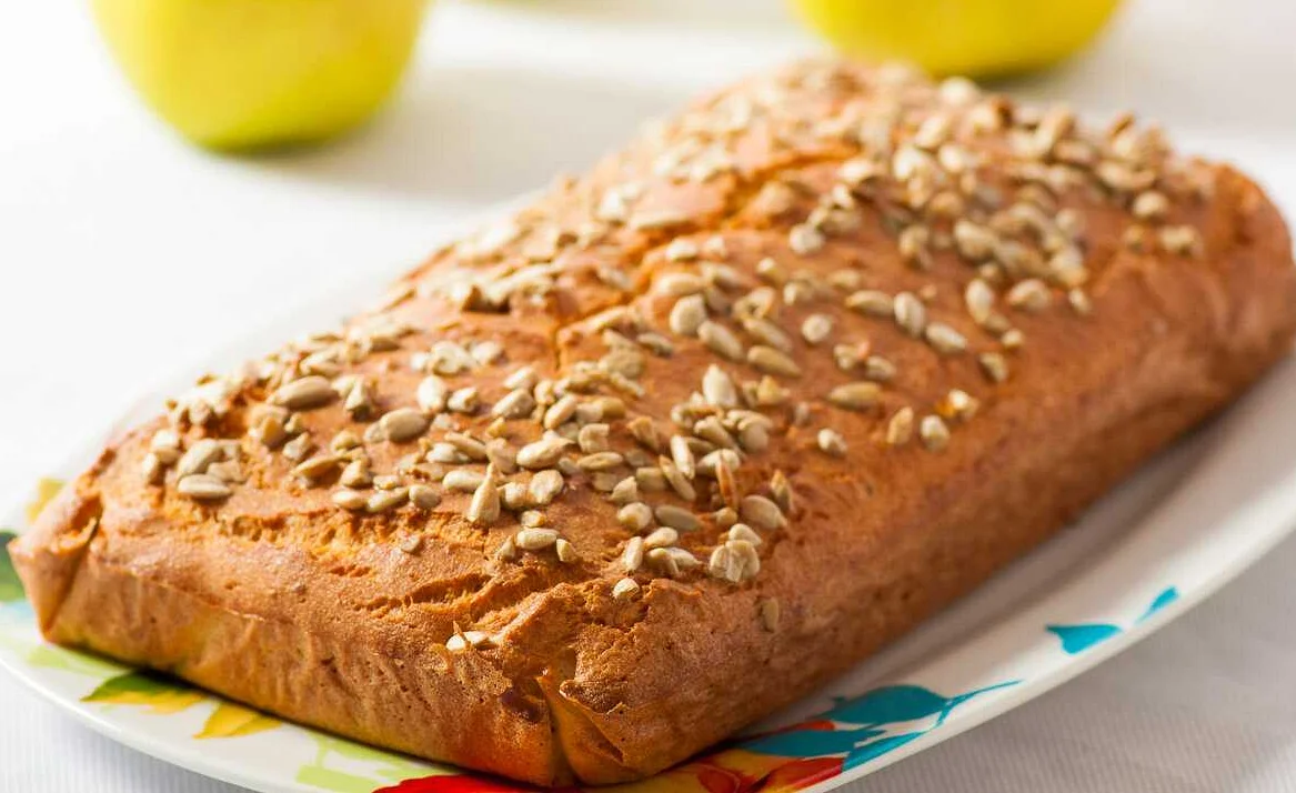 Как подавать свежеиспеченный хлеб из льняной муки?