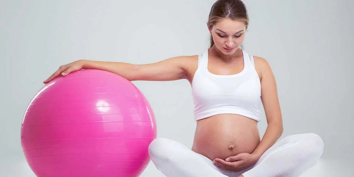 Как поддерживать спортивную форму во время беременности на карантине