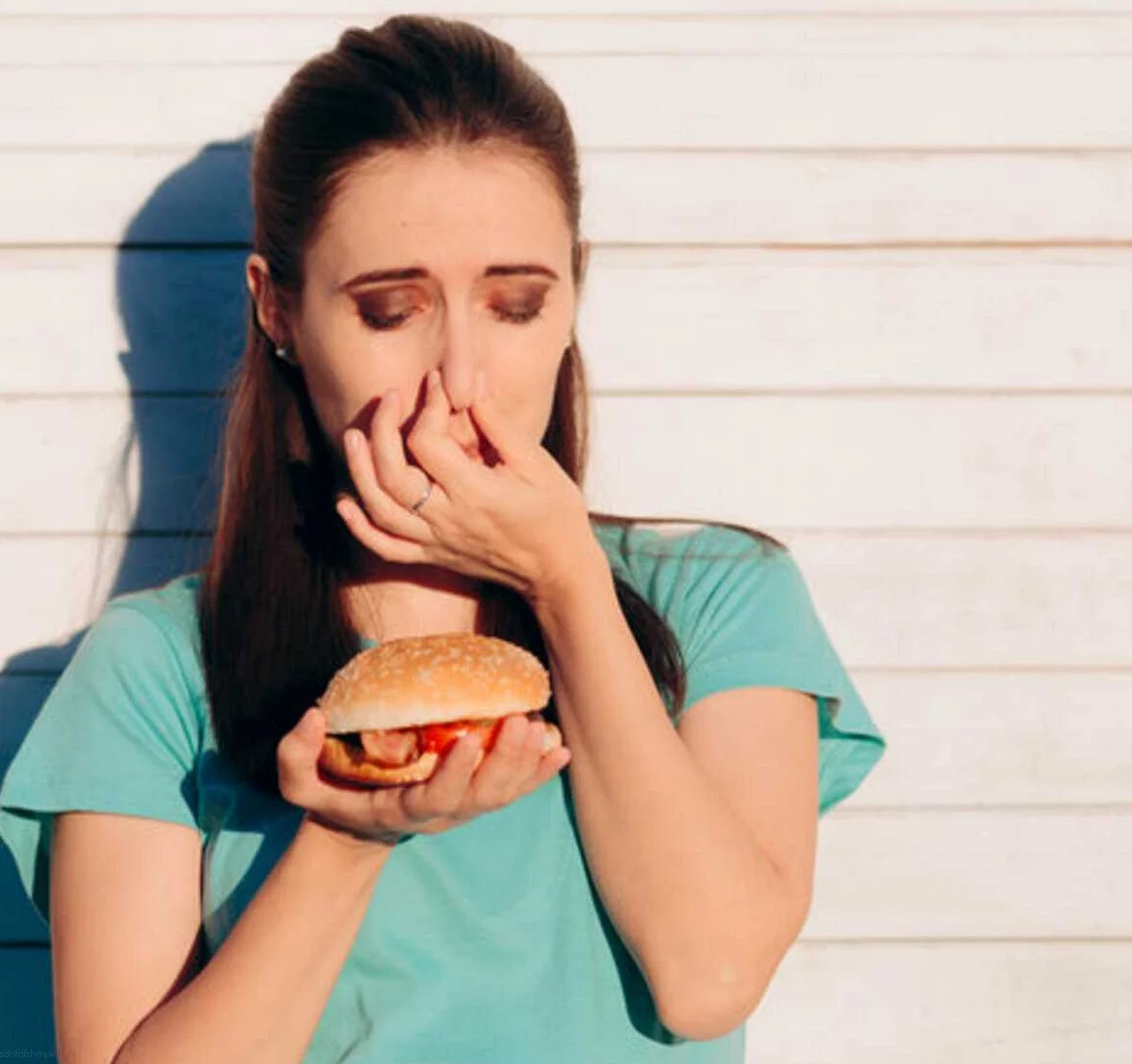 Важность психического здоровья при лечении тошноты после еды